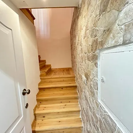 Lovely Loft アパート