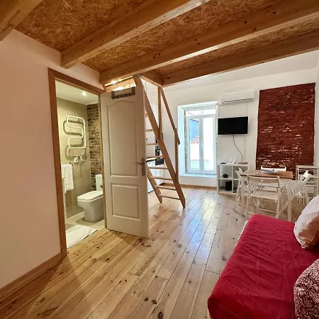 Lovely Loft セトゥーバル