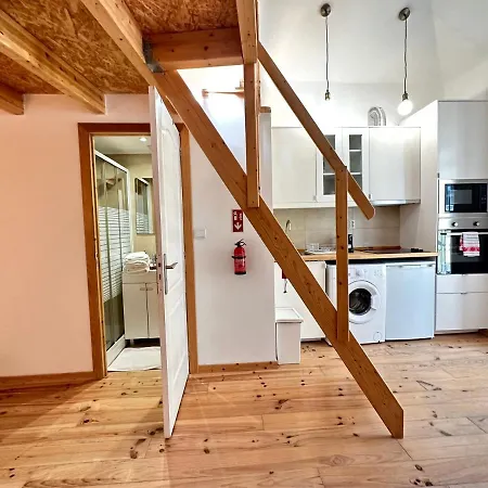 Lovely Loft アパート *