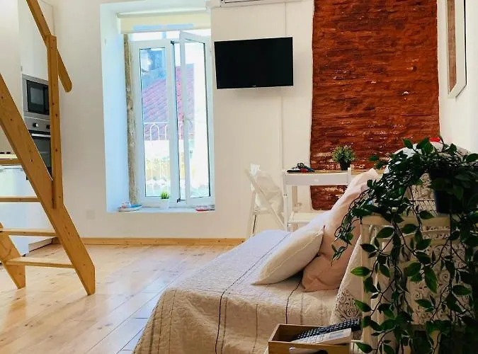 Lovely Loft * Сетубал